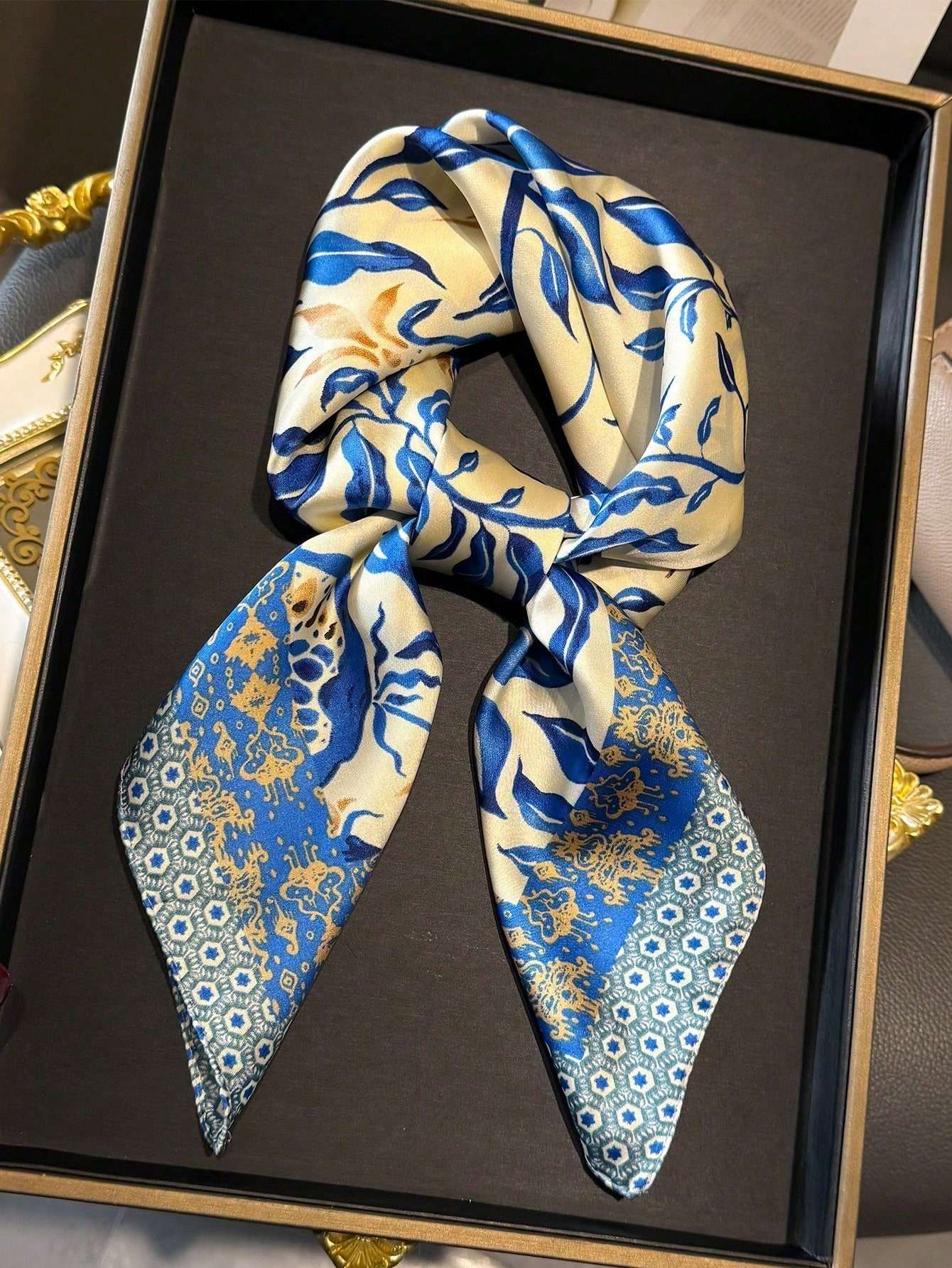 Luxury Brand Bohemia Print Squ - Silk Neck Scarf reseña y precio