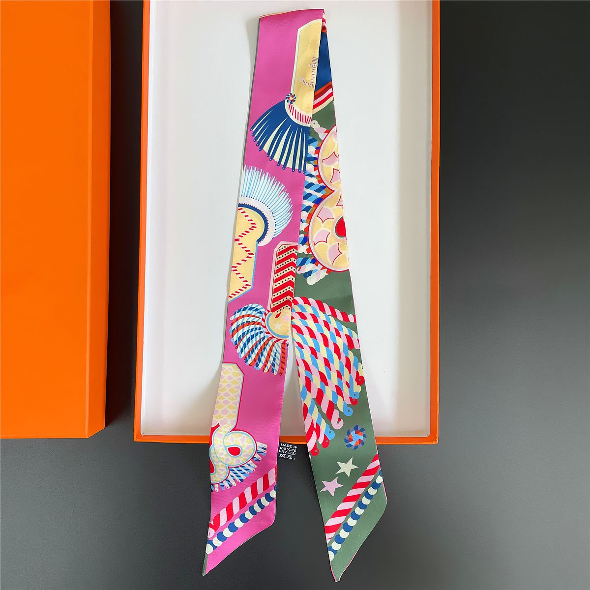 Brand Design Twill 100% Silk S - Scarf Silk Square reseña y precio