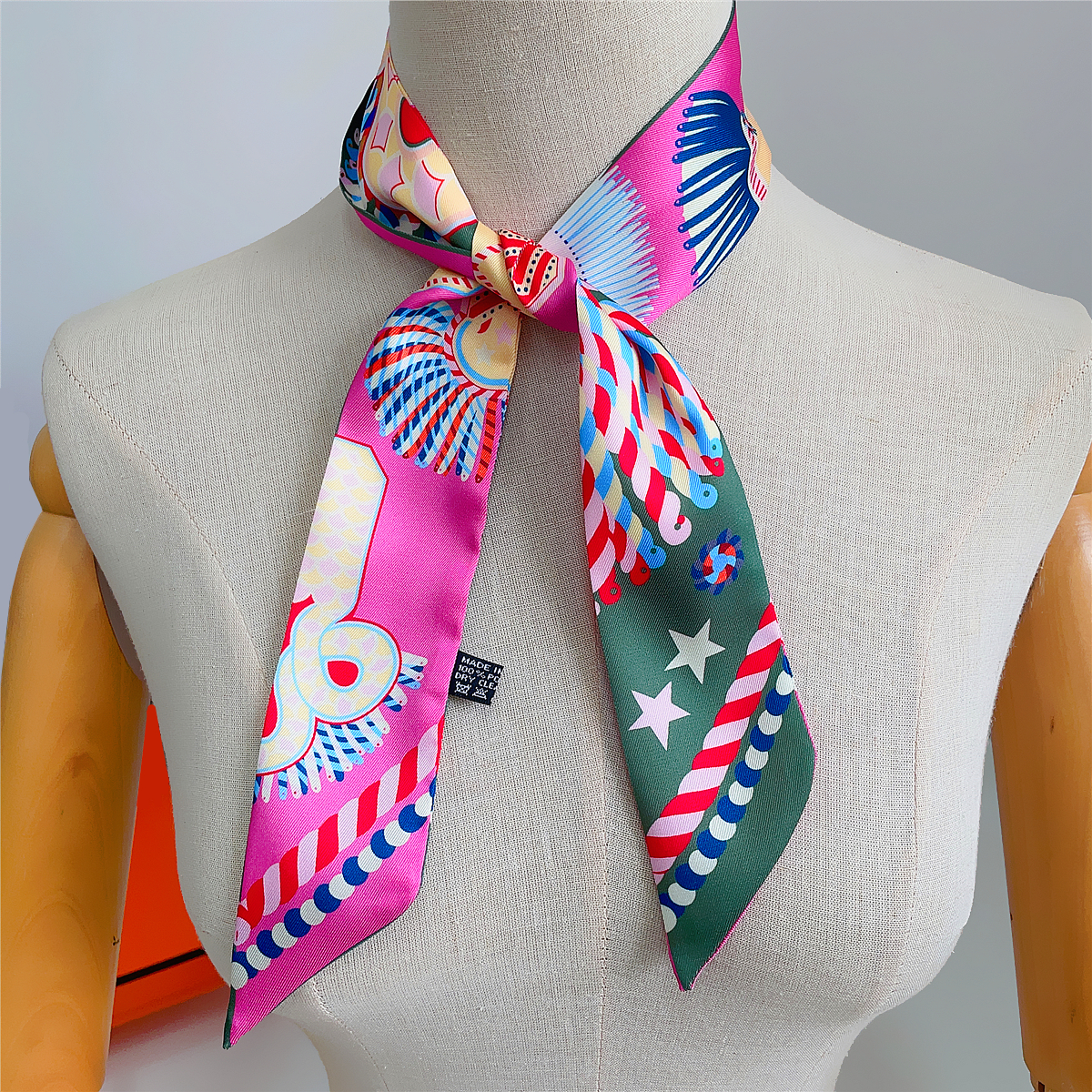 Brand Design Twill 100% Silk S - Scarf Silk Square reseña y precio
